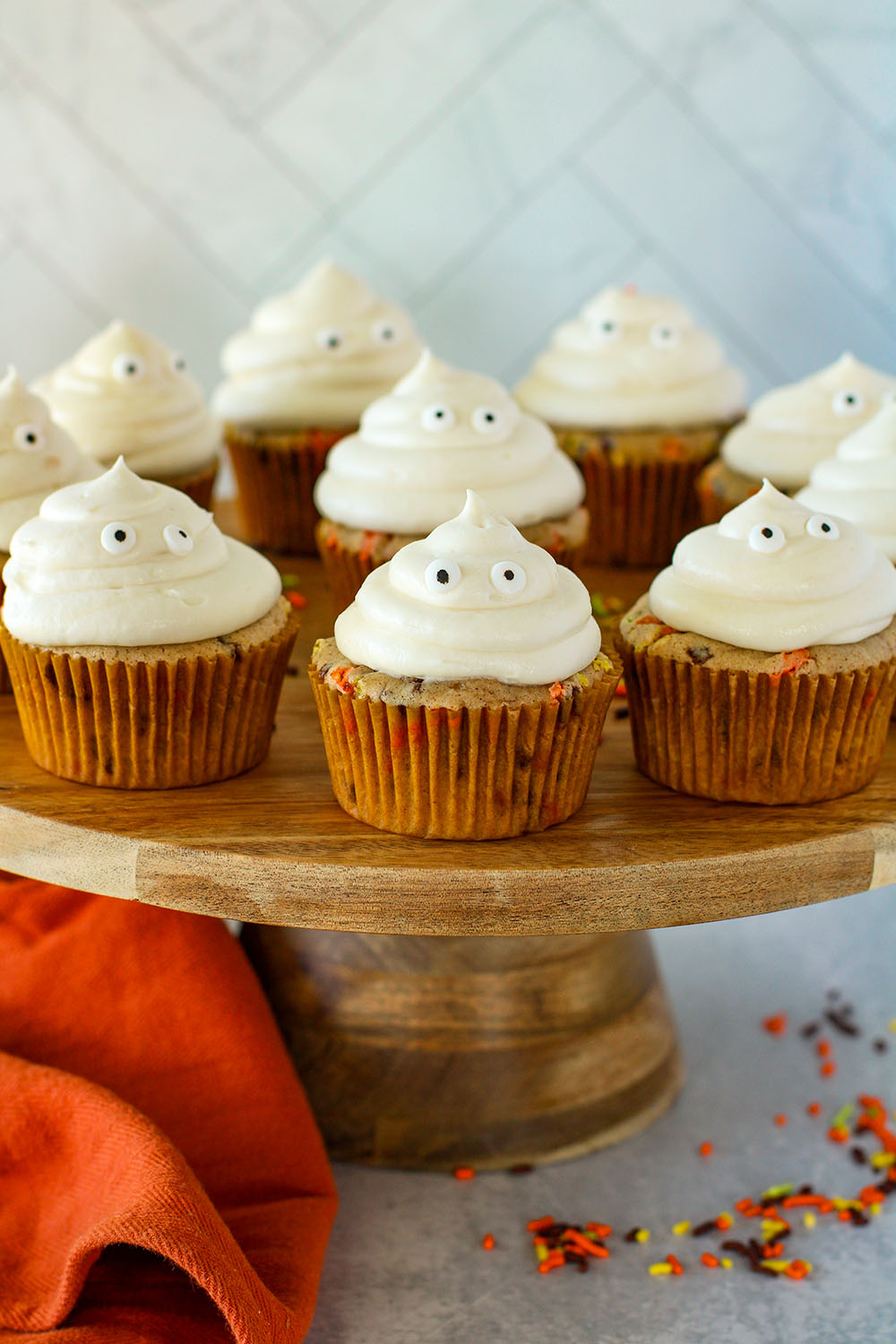 ghost Halloween cupcakes