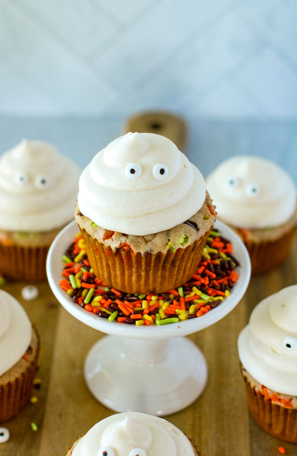 ghost Halloween cupcakes