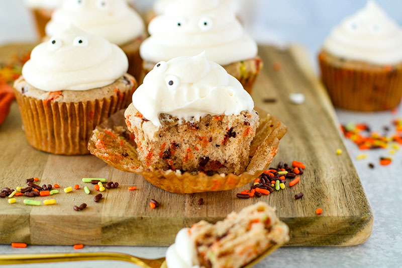 ghost Halloween cupcakes