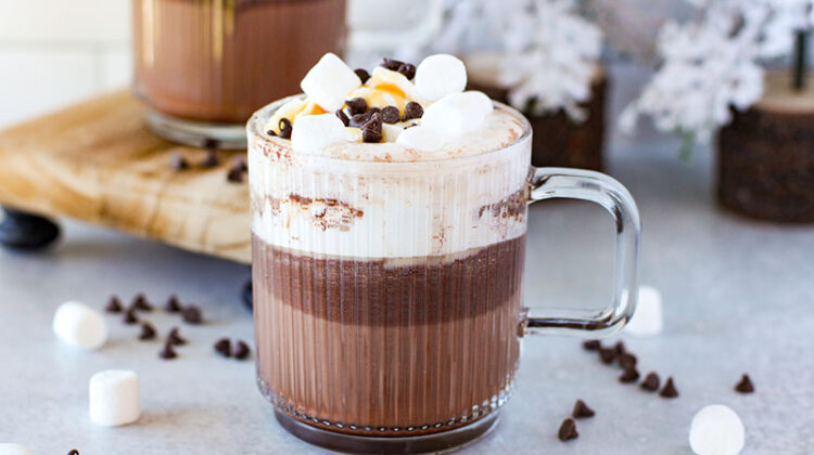 picture of homemade caramel hot cocoa